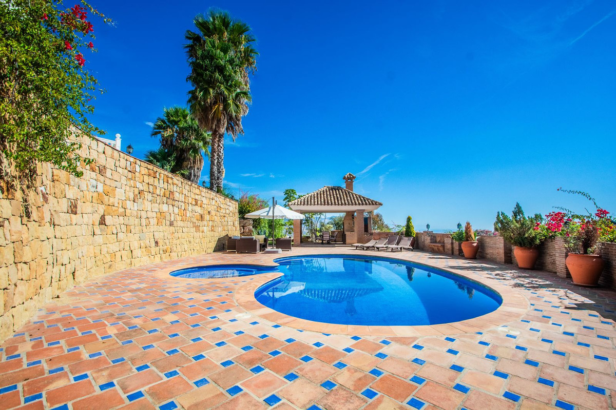 La Mairena, Marbella